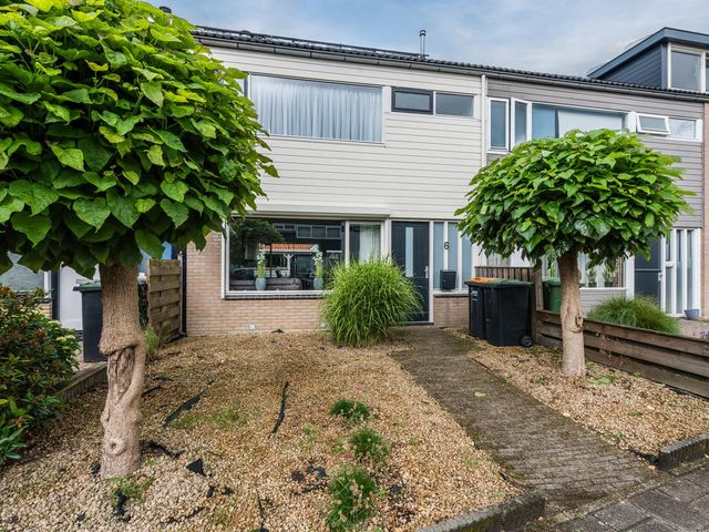Oldenbandringhstraat 6, Hoogeveen
