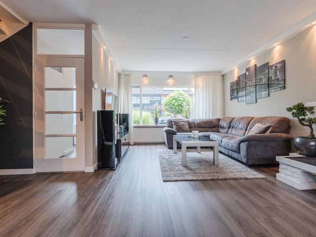 Oldenbandringhstraat 6, Hoogeveen