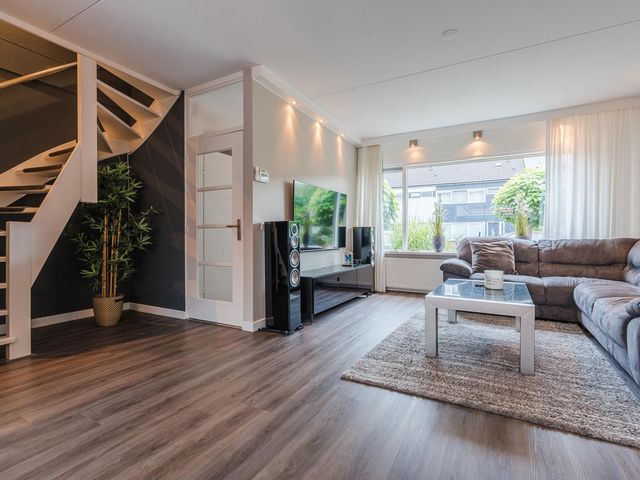 Oldenbandringhstraat 6, Hoogeveen