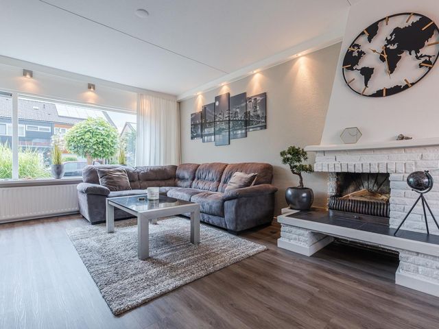 Oldenbandringhstraat 6, Hoogeveen