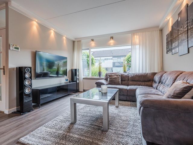 Oldenbandringhstraat 6, Hoogeveen