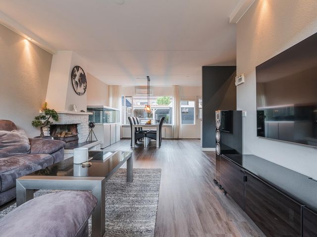 Oldenbandringhstraat 6, Hoogeveen