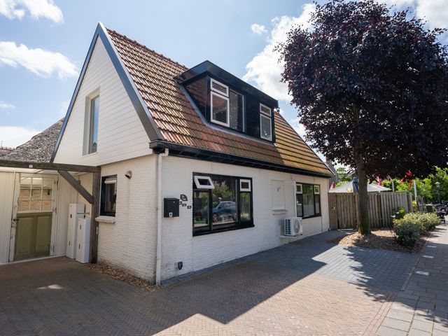 Burgerhoutstraat 13, Den Burg