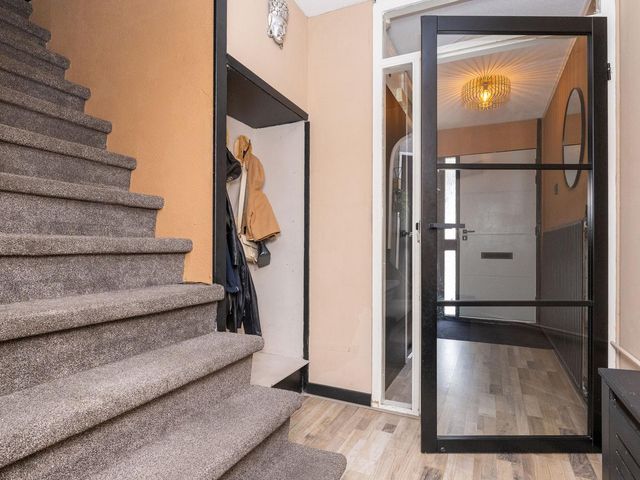 Volder 83, Hoorn