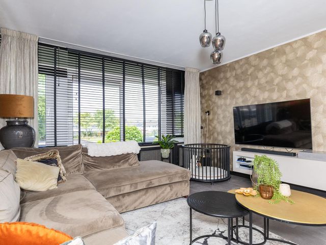 Volder 83, Hoorn