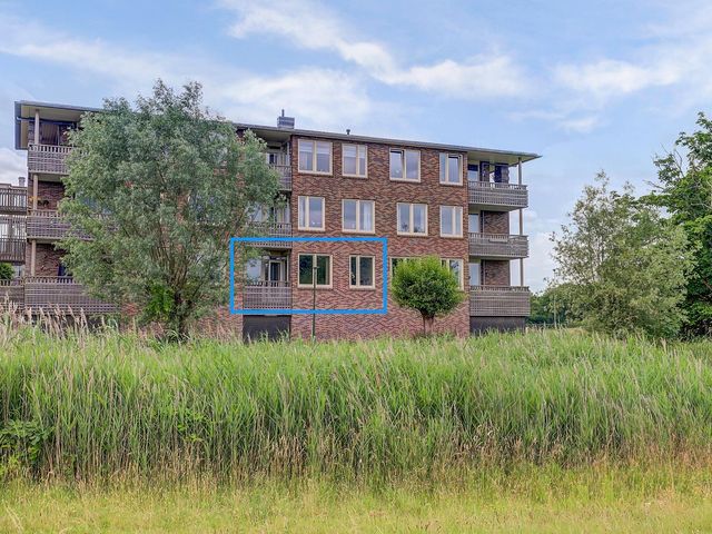 Pastoor Van den Hurkplein 10, Grave