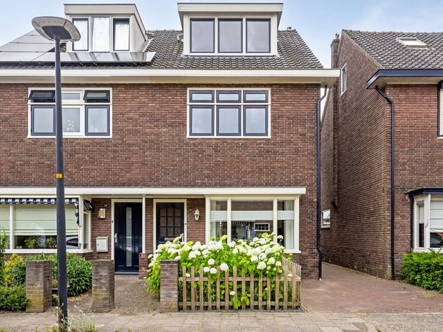 Mesdagstraat 32, Hengelo