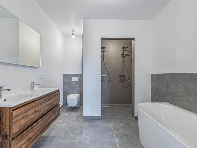 Van Helomalaan 8, Wolvega
