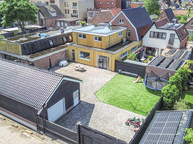 Van Helomalaan 8, Wolvega