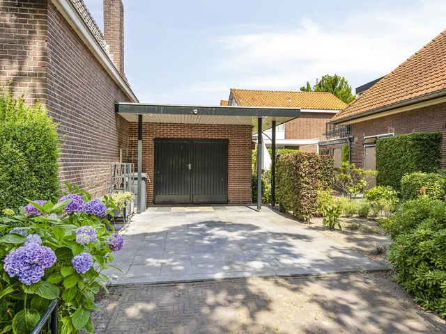 Floris V-laan 27, Waalwijk
