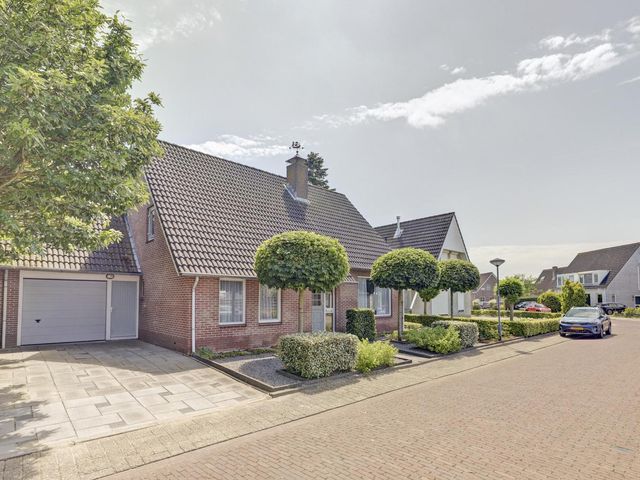 Strandloperstraat 36, Heinkenszand