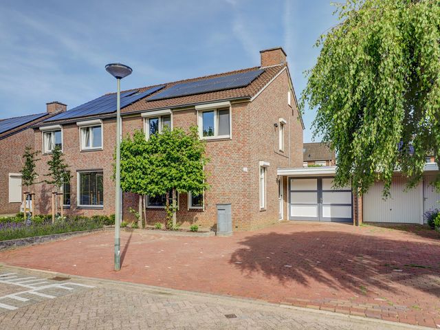 Bosbeeklaan 18, Baarlo