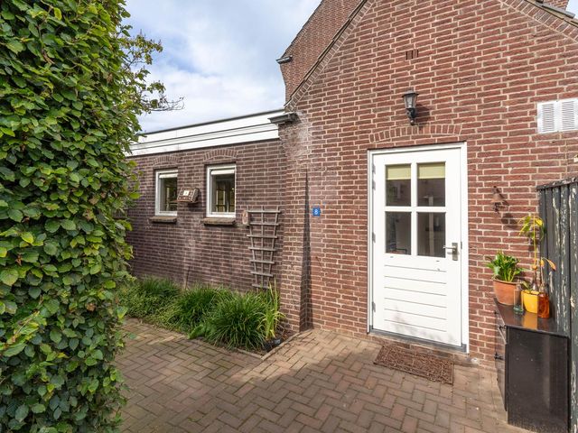Grotestraat 8, Vierlingsbeek