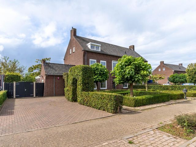 Grotestraat 8, Vierlingsbeek