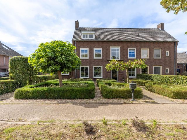 Grotestraat 8, Vierlingsbeek