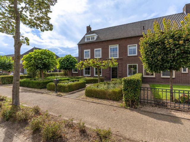 Grotestraat 8, Vierlingsbeek