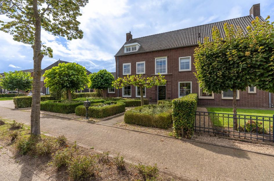 Grotestraat 8