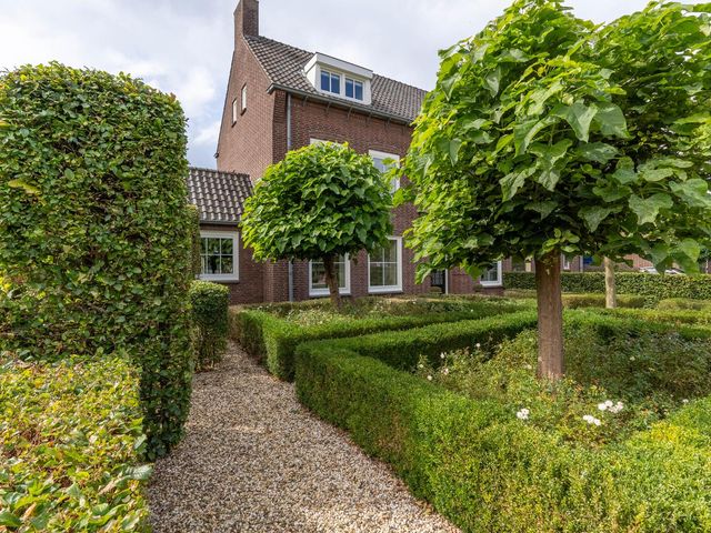 Grotestraat 8, Vierlingsbeek