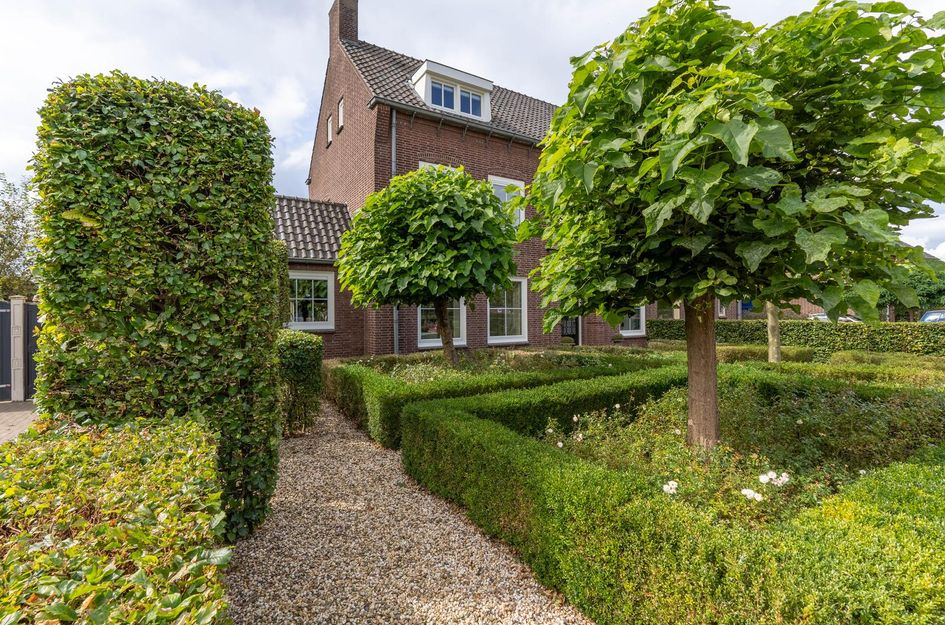 Grotestraat 8
