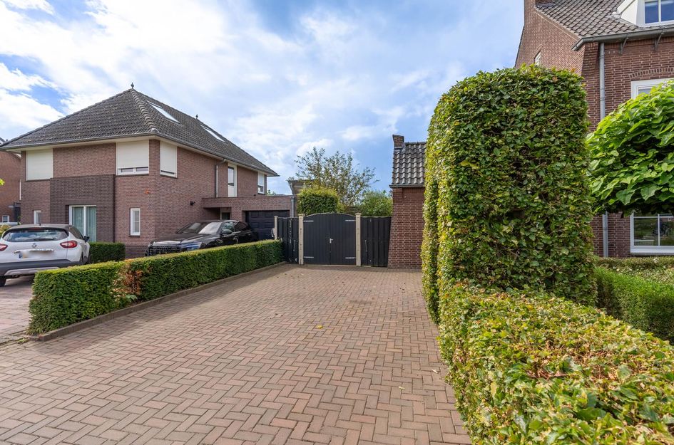Grotestraat 8