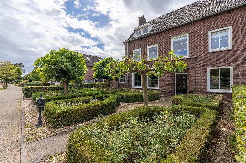 Grotestraat 8