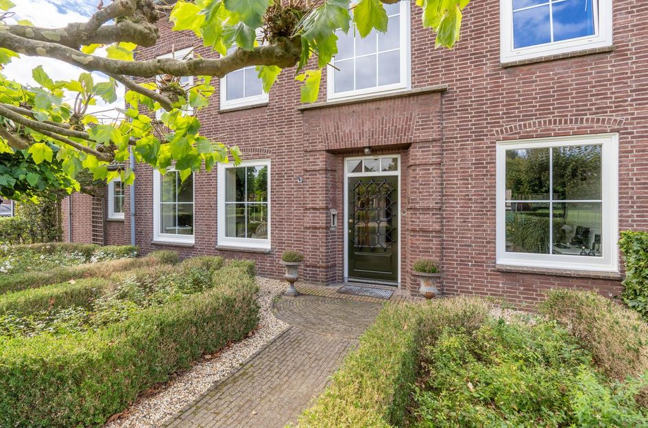 Grotestraat 8