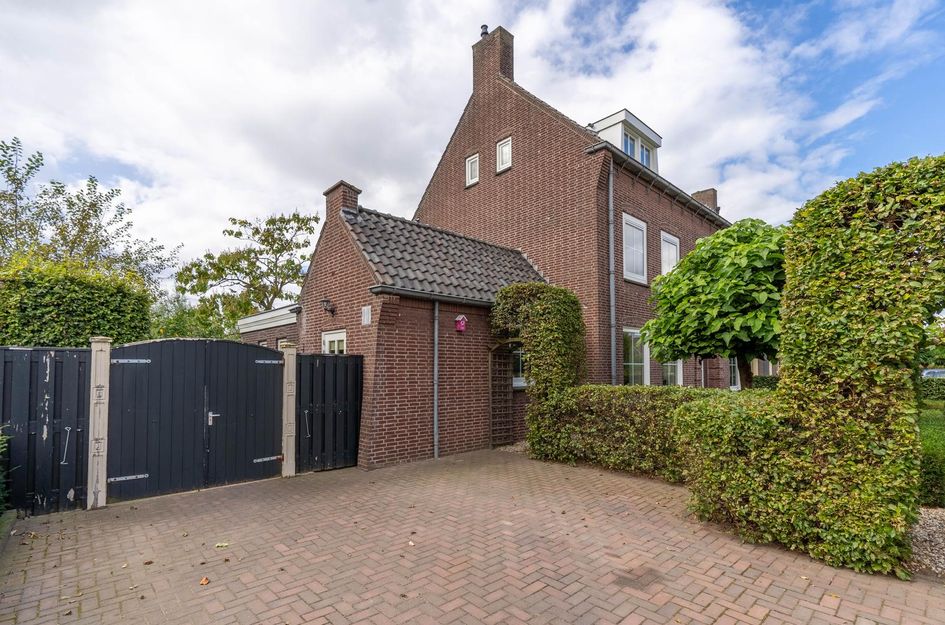 Grotestraat 8