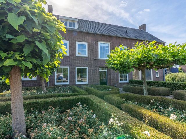 Grotestraat 8, Vierlingsbeek