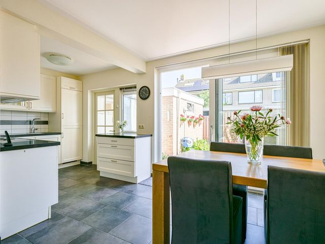 Woudrustlaan 50, Hensbroek