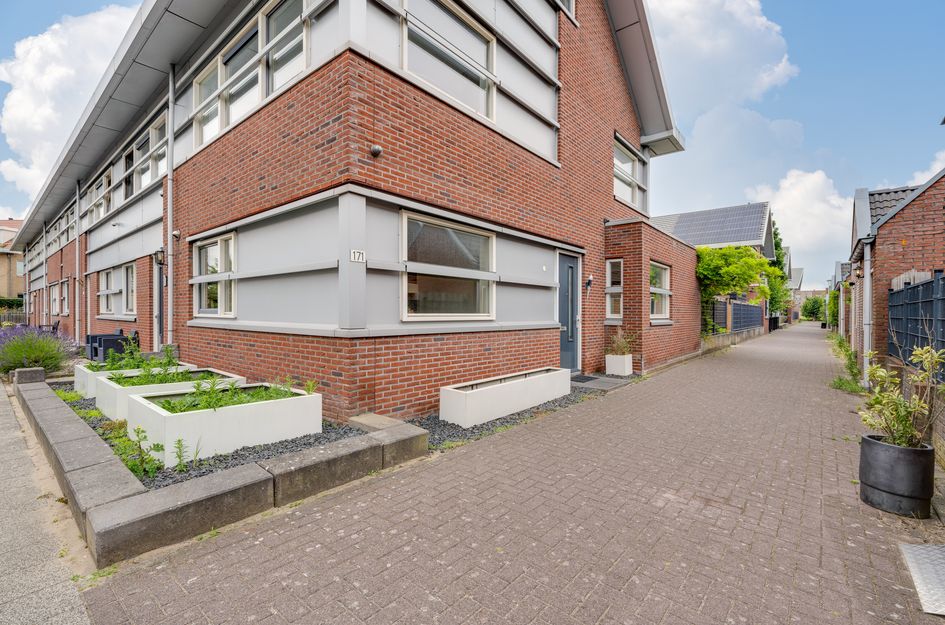 Zwarte Ring 171