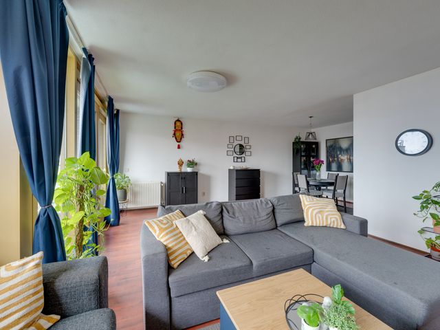 Marga Klompéhof 90, Almere