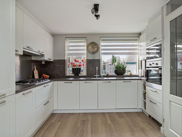Lestevenonstraat 4, Strijen