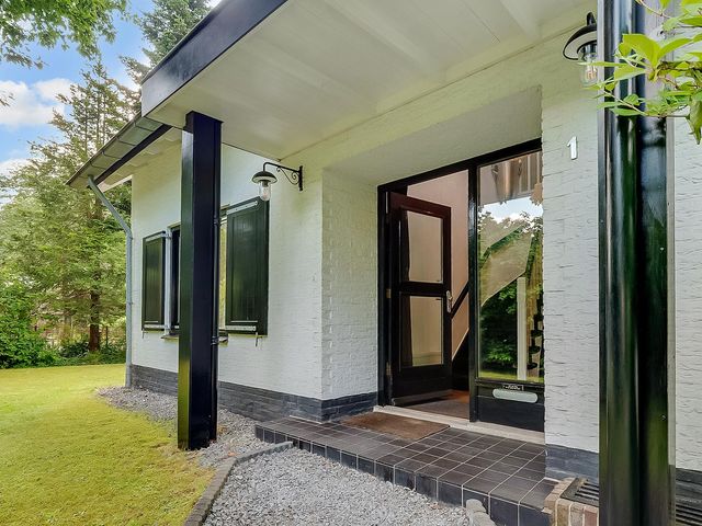 Burg. Van Holthelaan 1, Zeist