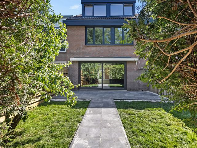 Karveel 34, Hoorn