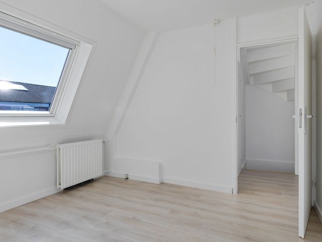 Karveel 34, Hoorn