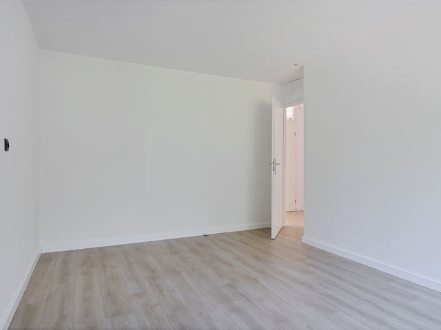 Karveel 34, Hoorn