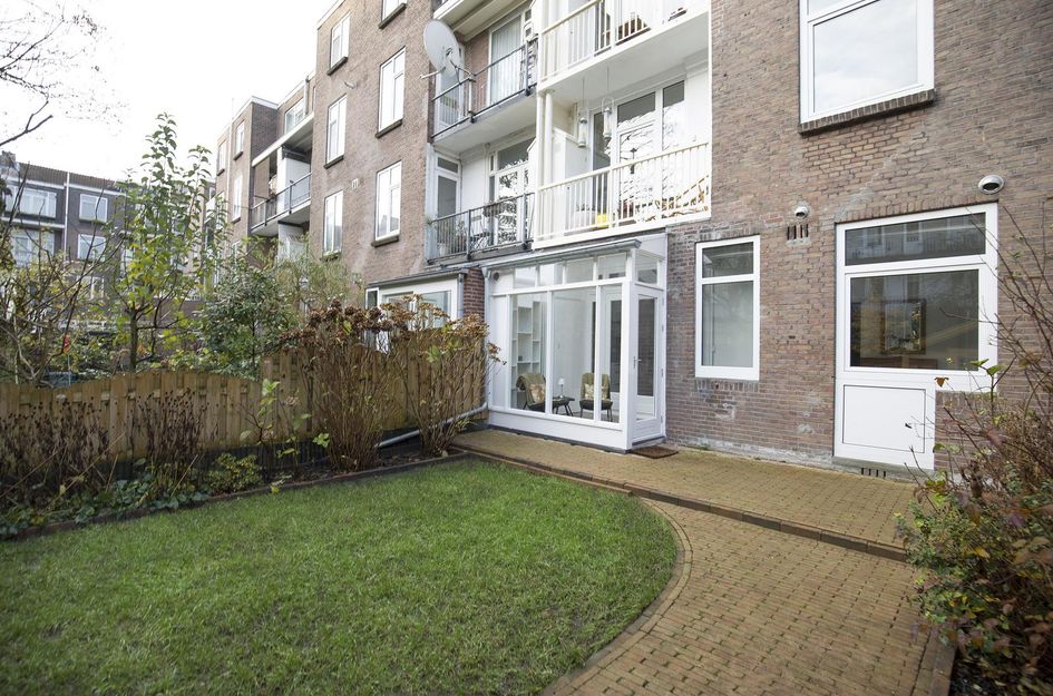 Paramaribostraat 104
