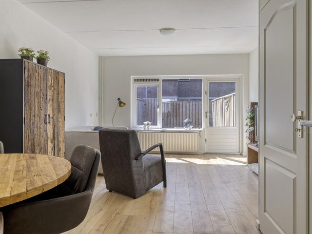Nijstad 16, Borne