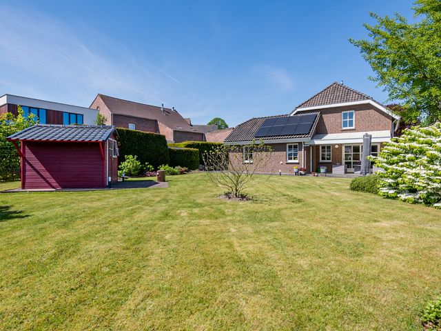 Pastoor Albertsstraat 10, Puth