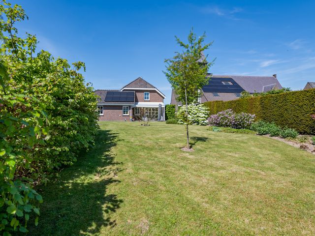 Pastoor Albertsstraat 10, Puth