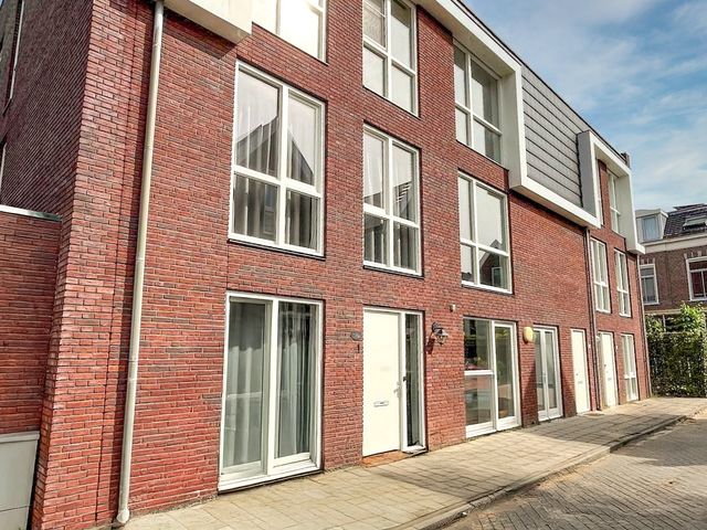 Berkenhof 11, Zoeterwoude
