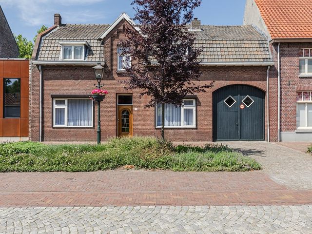 Singelstraat West 13, Stevensweert