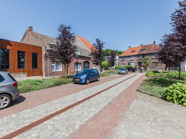 Singelstraat West 13, Stevensweert
