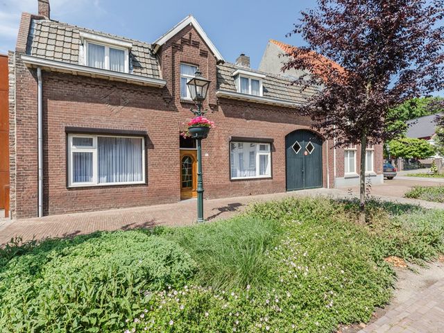 Singelstraat West 13, Stevensweert