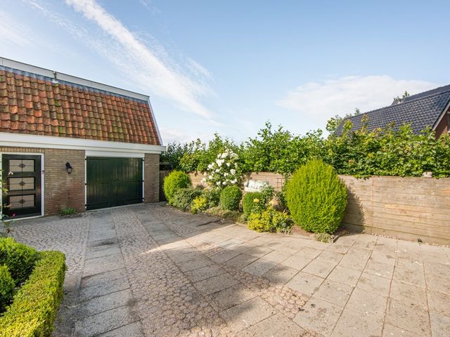 Dorpsweg 27, Idsegahuizum