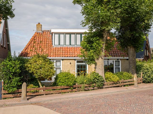 Dorpsweg 27, Idsegahuizum