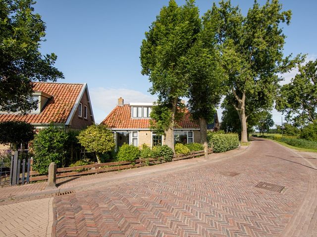 Dorpsweg 27, Idsegahuizum