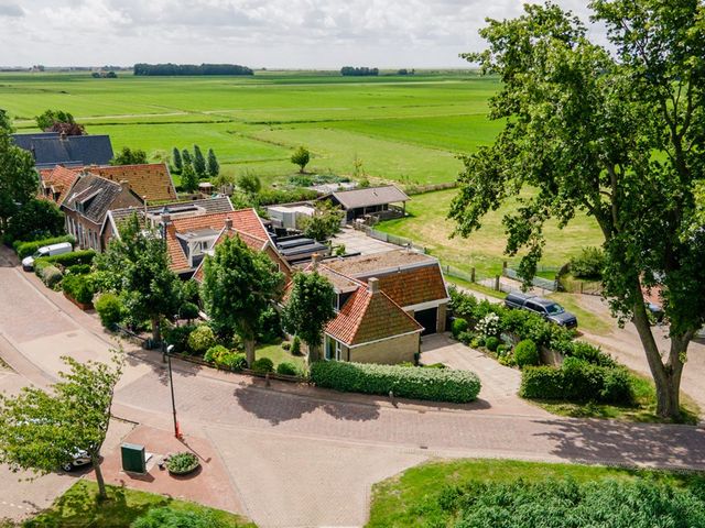 Dorpsweg 27, Idsegahuizum