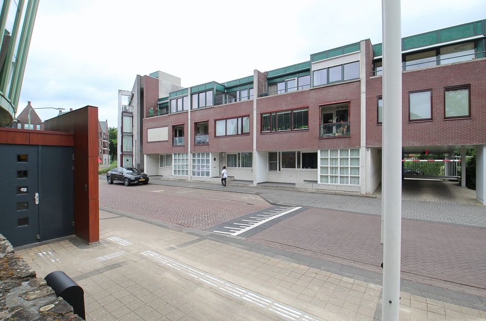 Doctor van Helvoortstraat 22