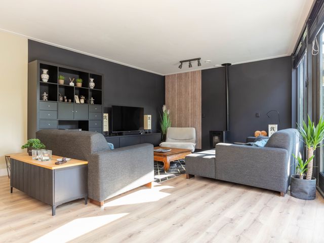 Schoorsteen 22, Aalsmeer